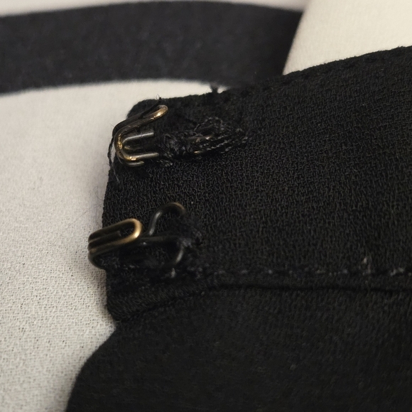 Trouvé Black and White Sleeveless Halter Top - Picture 9 of 9